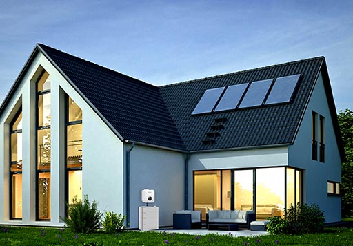 Growatt APX thuisbatterij in een tuin