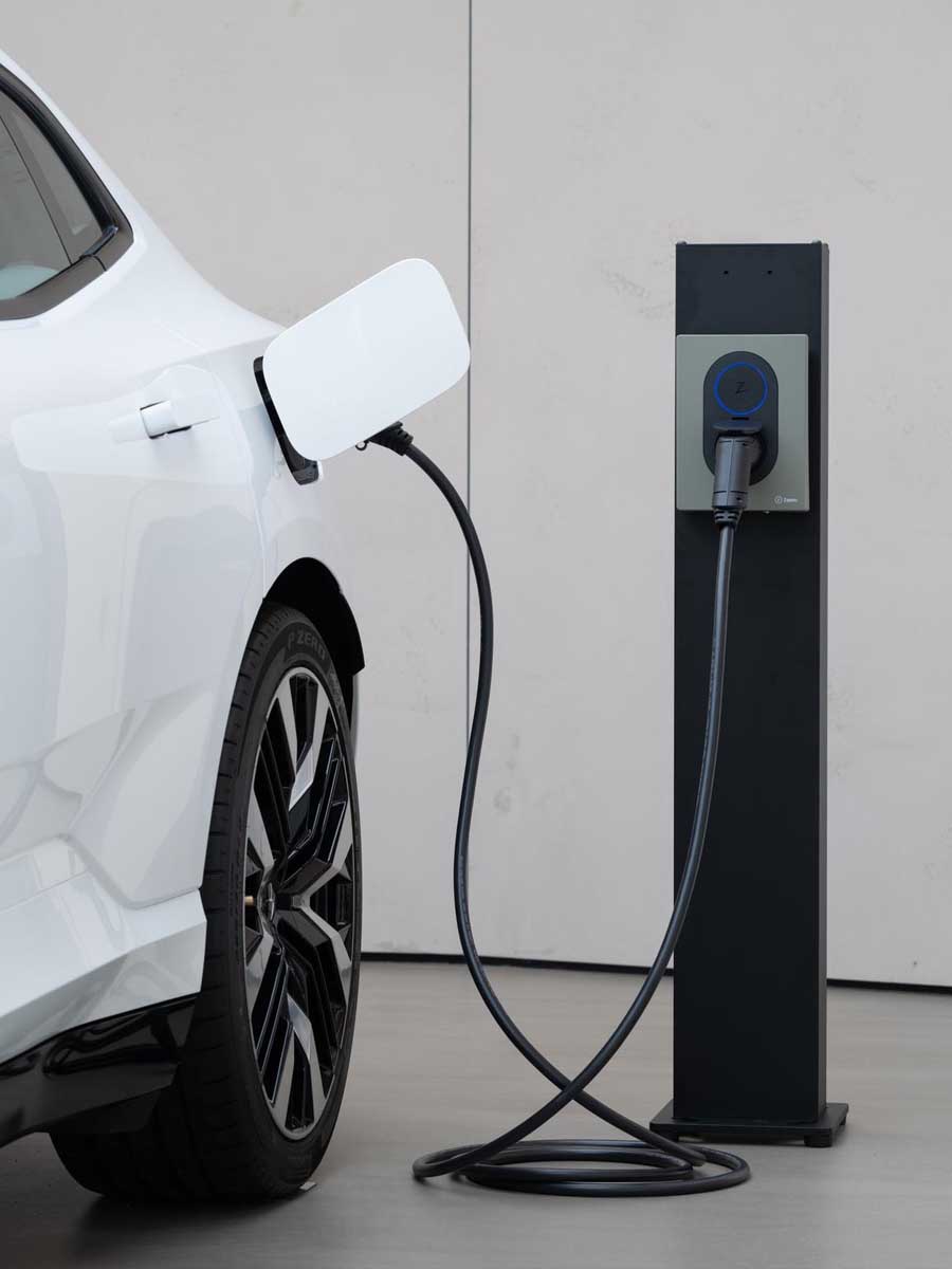 Zaptec Go laadpaal in een garage