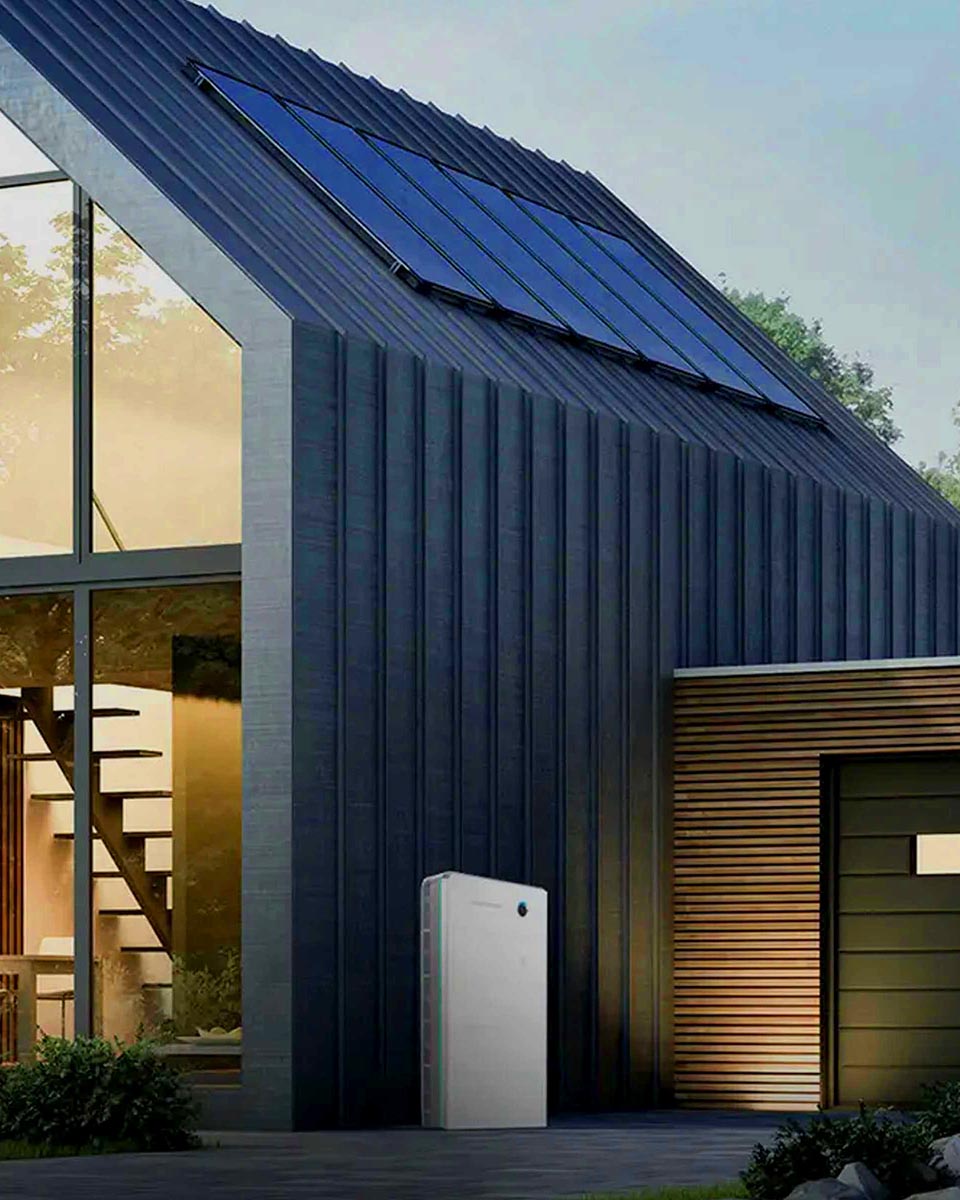 Zonnepanelen en een Sigenergy thuisbatterij op een modern huis