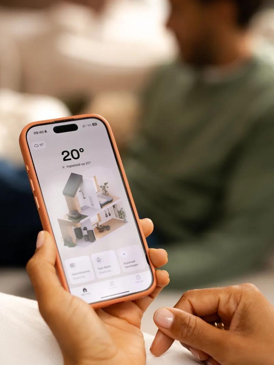 SolarNRG klant bedient een Weheat warmtepomp met Weheat Intelligence