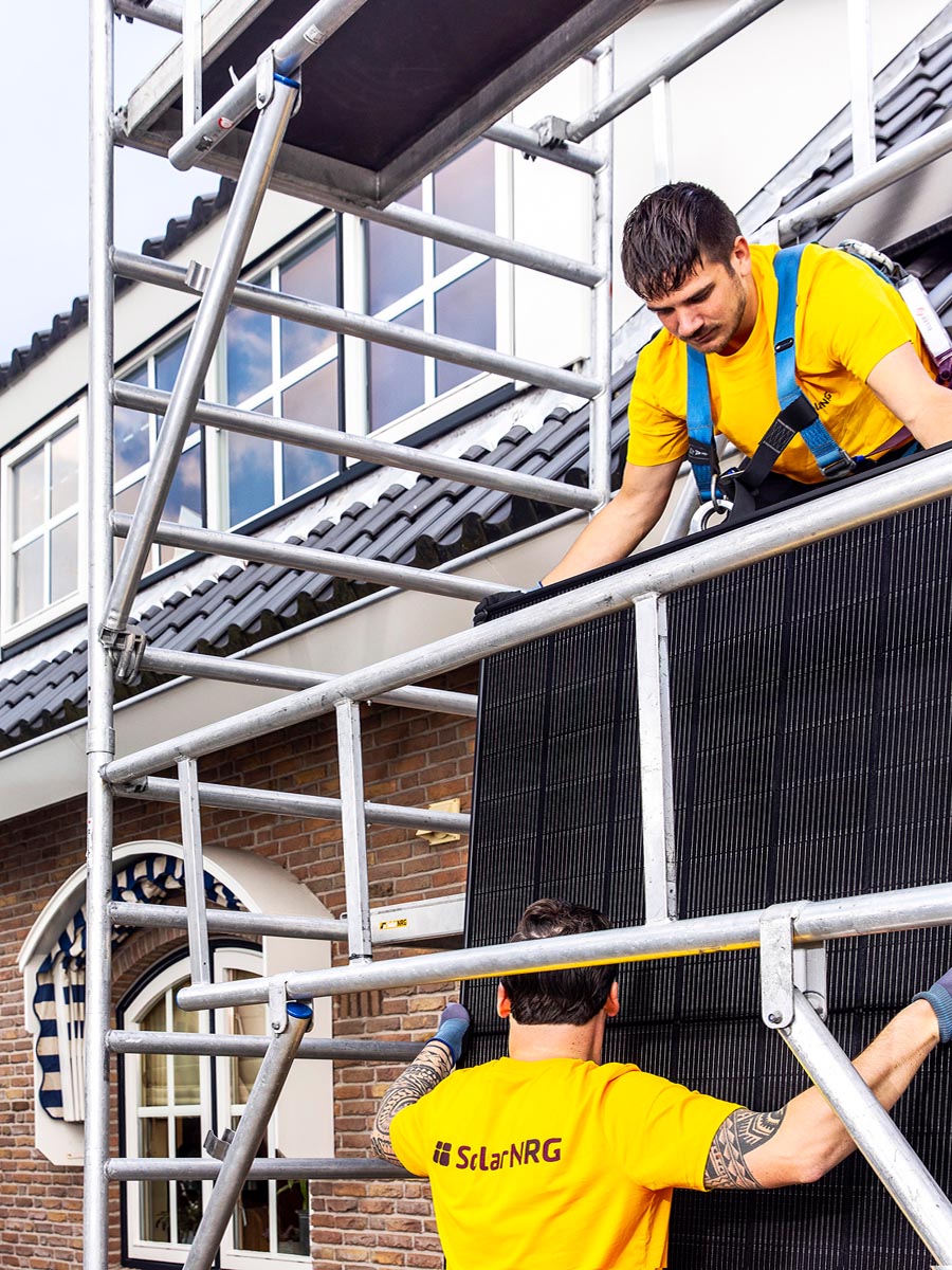 SolarNRG monteurs werken veilig