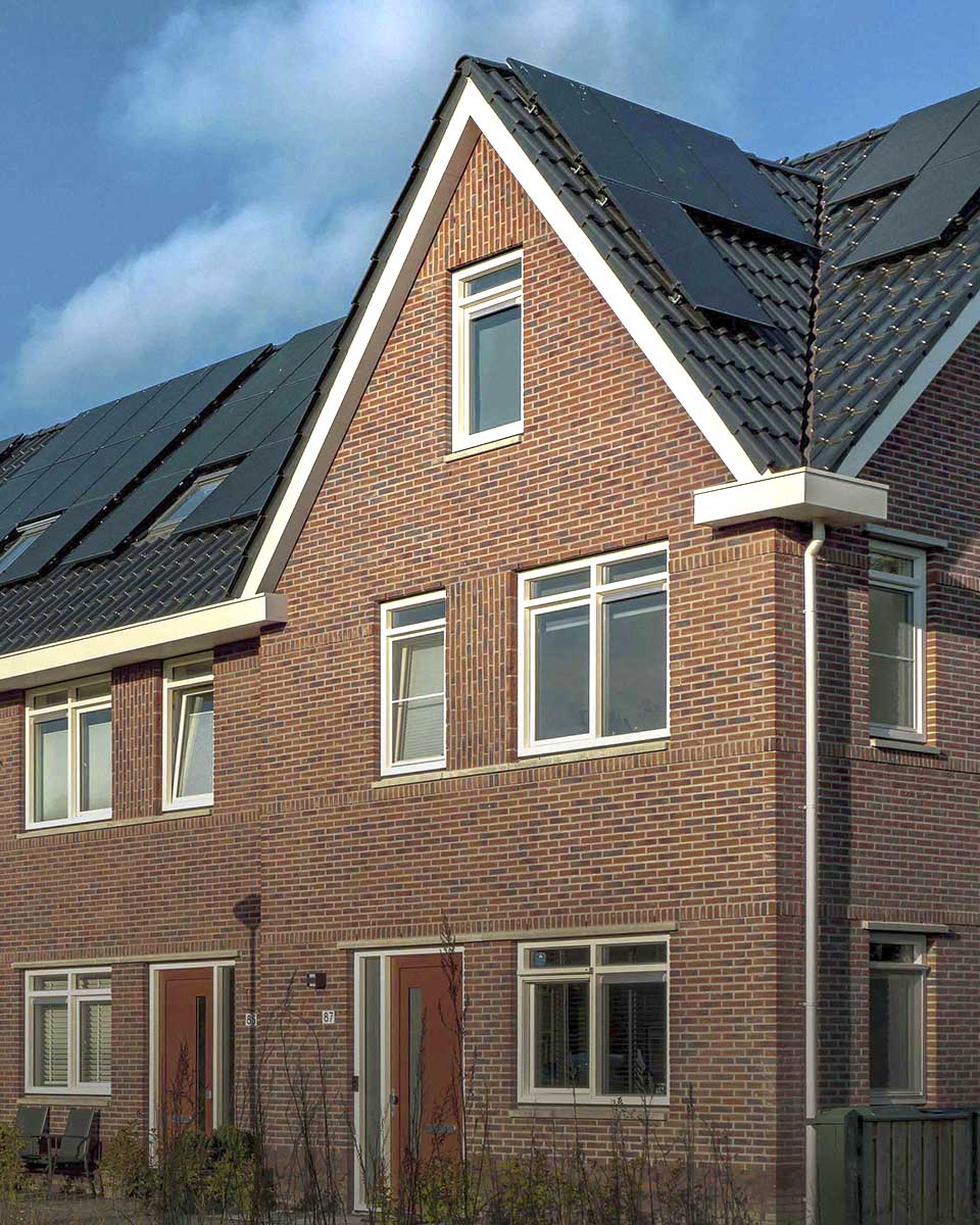 Zonnepanelen op rijtjeshuizen